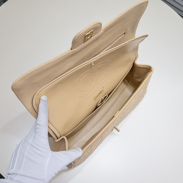 シャネルバッグ角部分ディテール